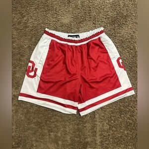 Vintage NCAA Oklahoma Sooners “baggy” basketball shorts 00s size xl
